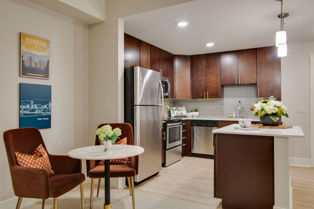 1the-carillon-at-belleview-station-apartment-dining-kitchen